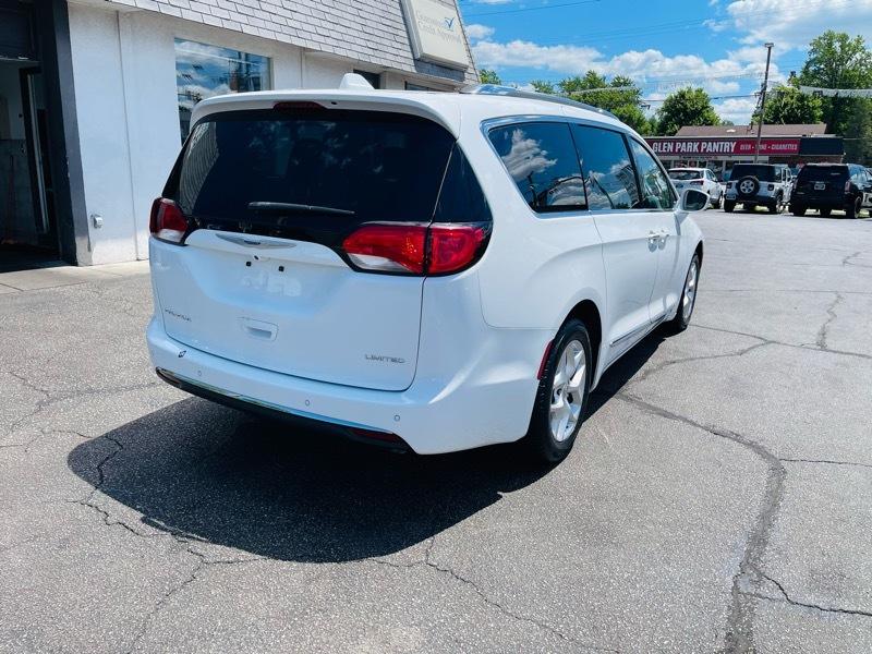 Chrysler Pacifica Limited 2020
