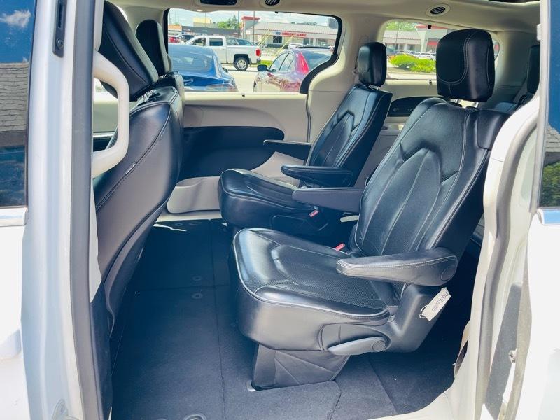 Chrysler Pacifica Limited 2020