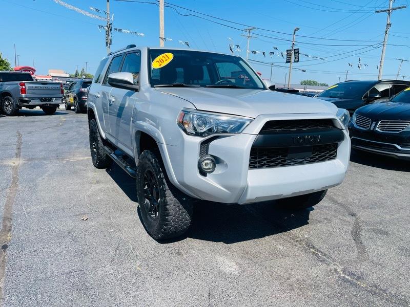 Toyota 4Runner SR5 2021