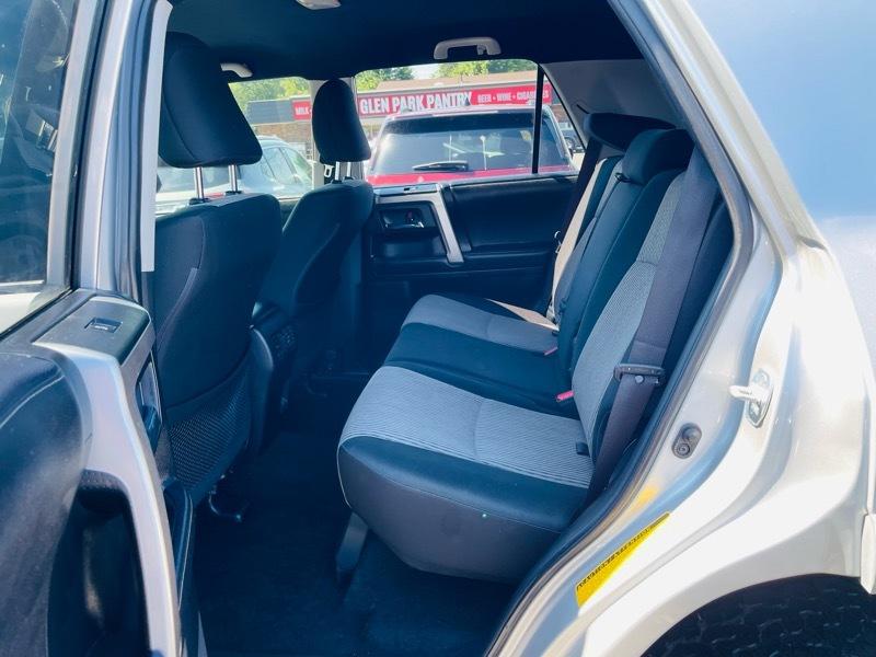 Toyota 4Runner SR5 2021