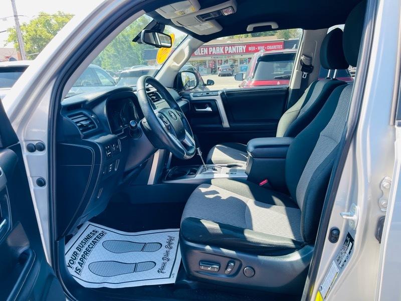 Toyota 4Runner SR5 2021