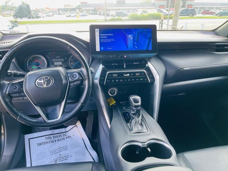 Toyota Venza LE 2024