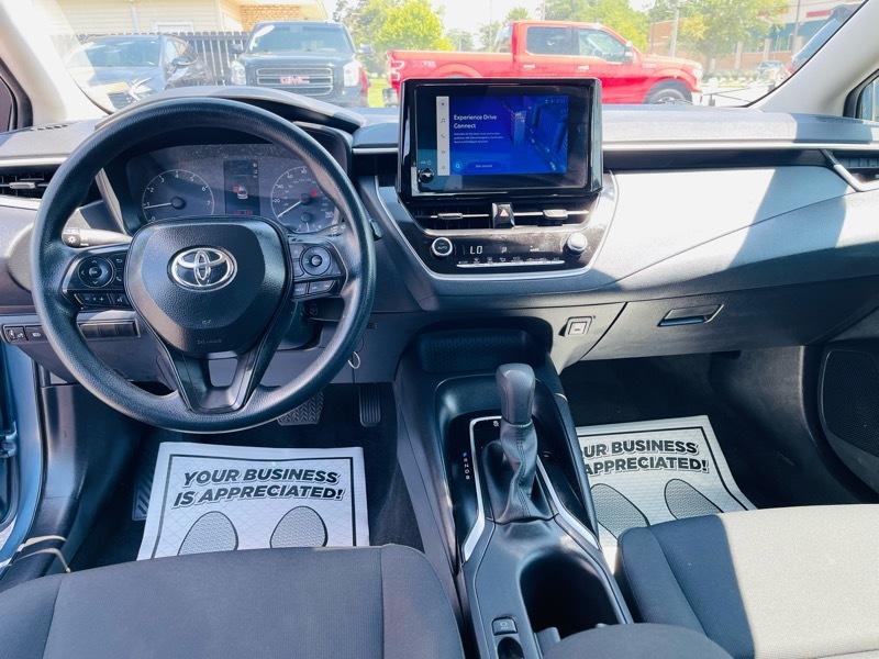 Toyota Corolla LE 2025
