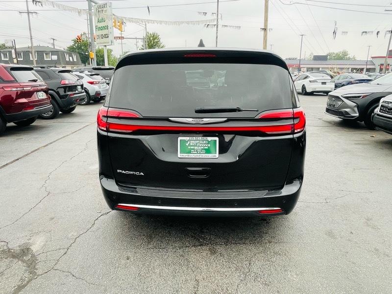 Chrysler Pacifica Touring L 2023