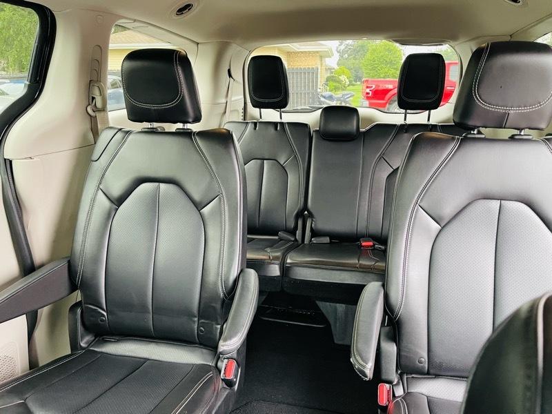Chrysler Pacifica Touring L 2023