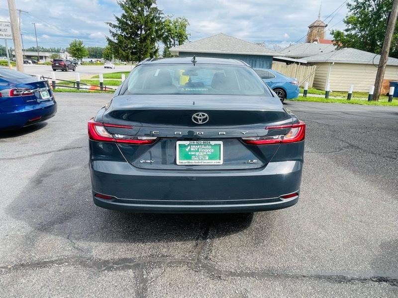 Toyota Camry Hybrid XLE 2025