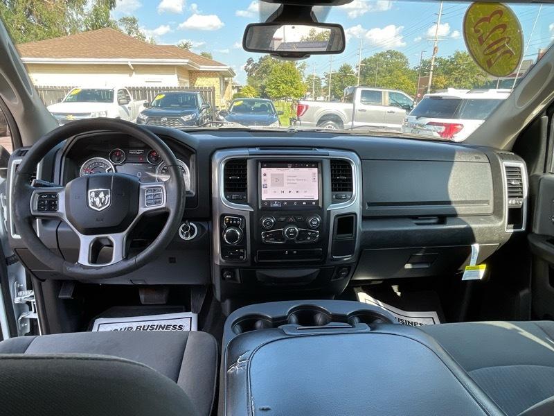 RAM 1500 SLT Crew Cab SWB 4WD 2023