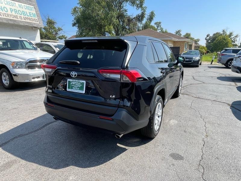 Toyota RAV4 LE 2025