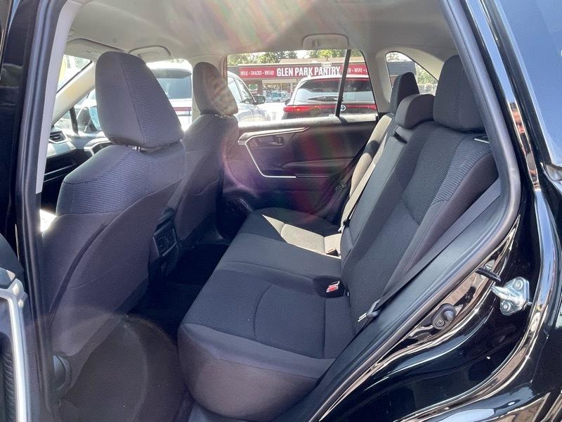 Toyota RAV4 LE 2025
