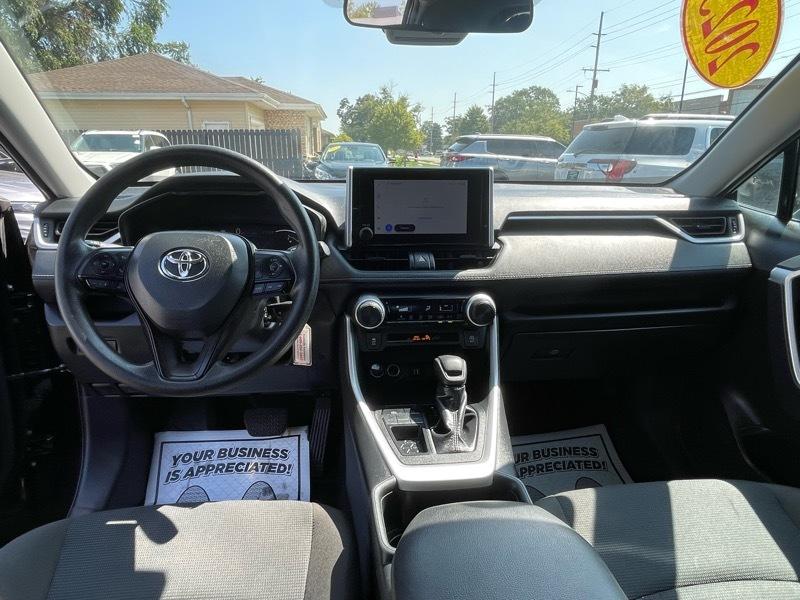Toyota RAV4 LE 2025