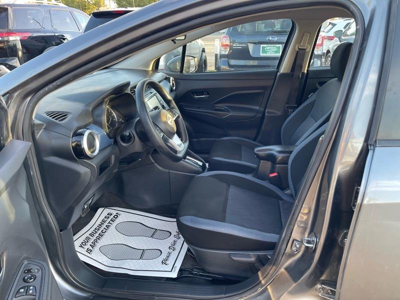 Nissan Versa SV 2025