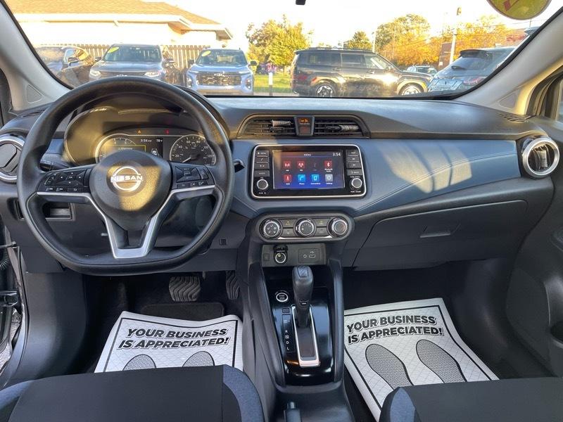 Nissan Versa SV 2025