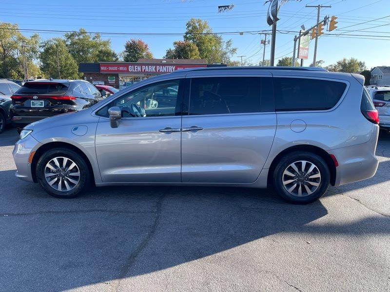 Chrysler Pacifica Hybrid Touring L 2021