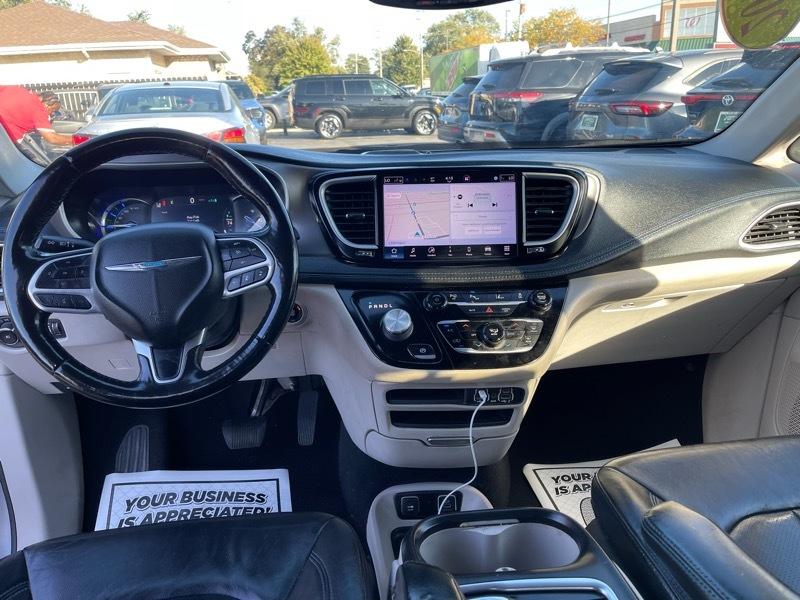Chrysler Pacifica Hybrid Touring L 2021