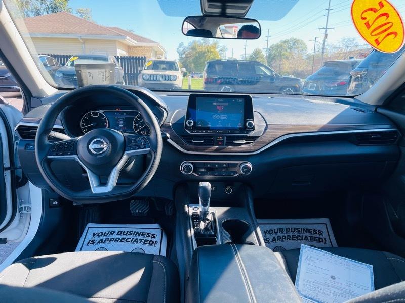Nissan Altima 2.5 SV 2025