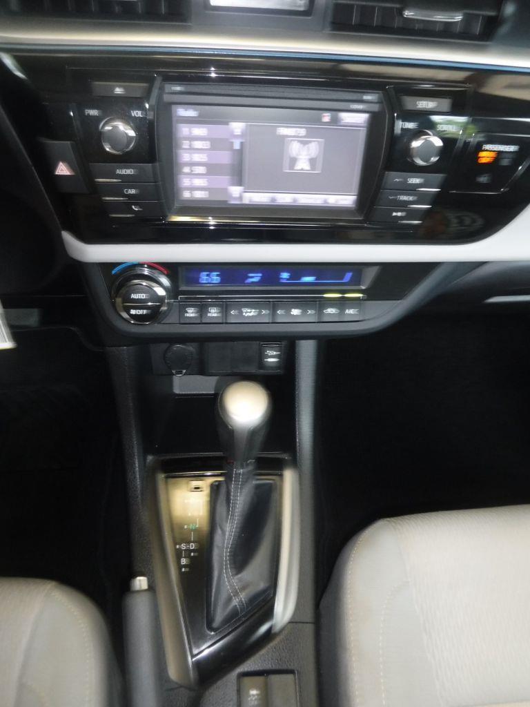 Toyota Corolla LE 2014