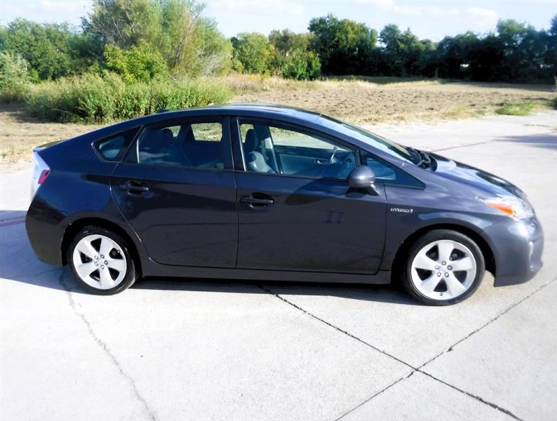 Toyota Prius Prius V 2012