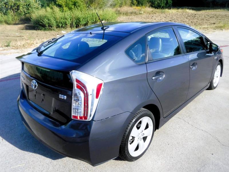 Toyota Prius Prius V 2012