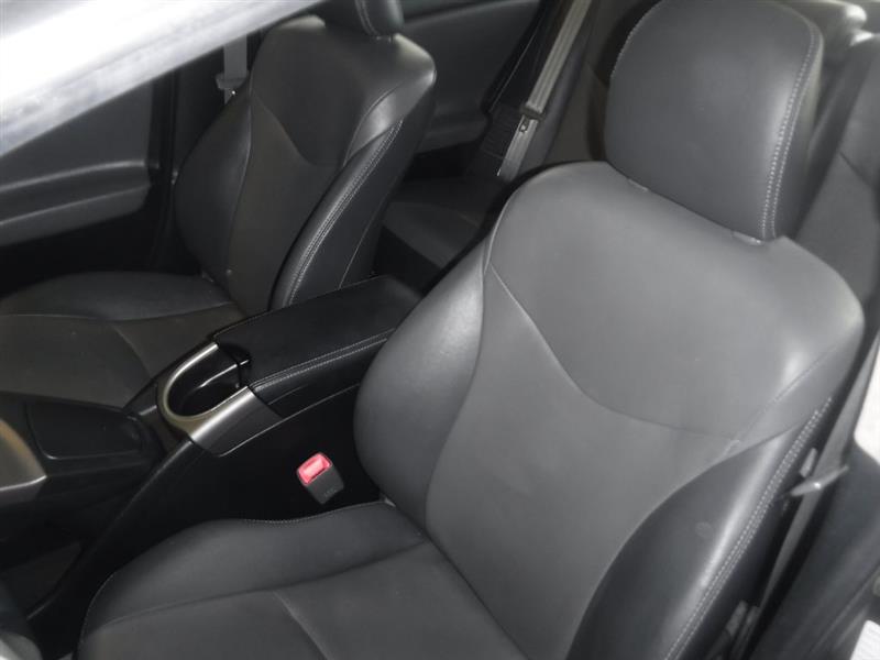 Toyota Prius Prius V 2012