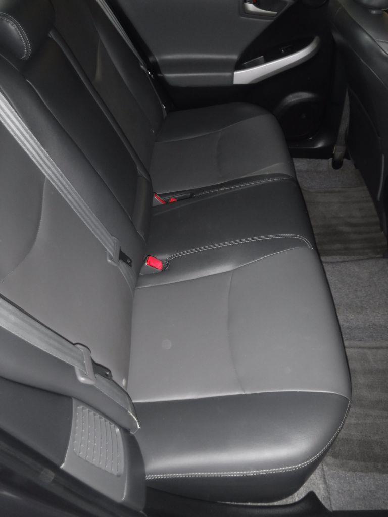 Toyota Prius Prius V 2012