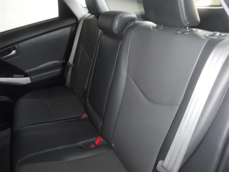 Toyota Prius Prius V 2012