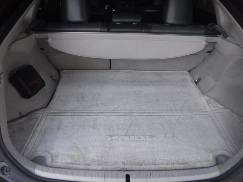 Toyota Prius Prius V 2012