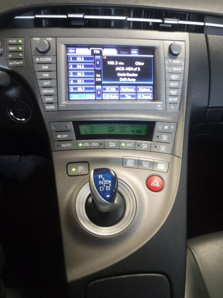 Toyota Prius Prius V 2012