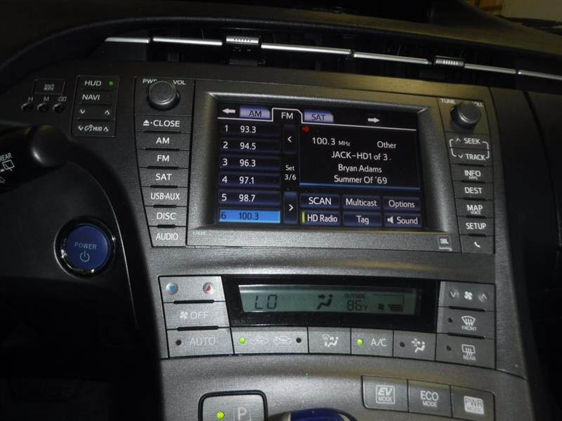 Toyota Prius Prius V 2012