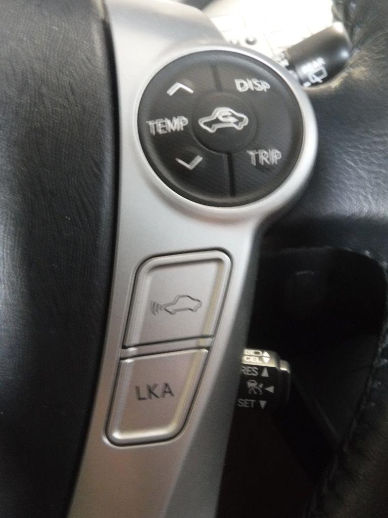 Toyota Prius Prius V 2012