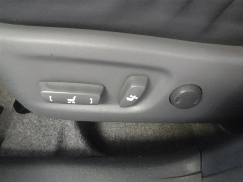 Toyota Prius Prius V 2012