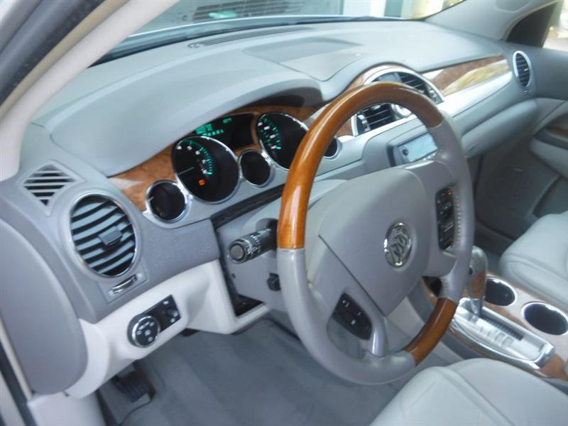 Buick Enclave CXL FWD 2008