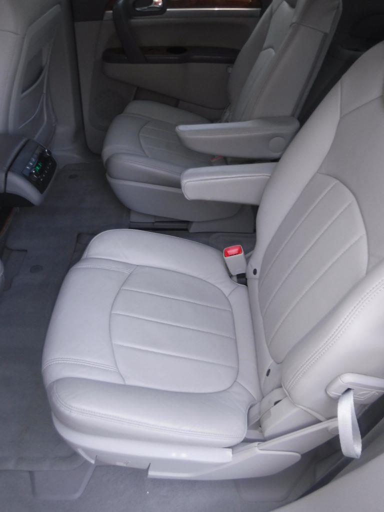 Buick Enclave CXL FWD 2008