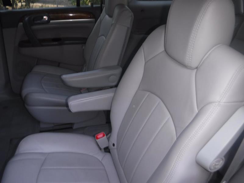 Buick Enclave CXL FWD 2008