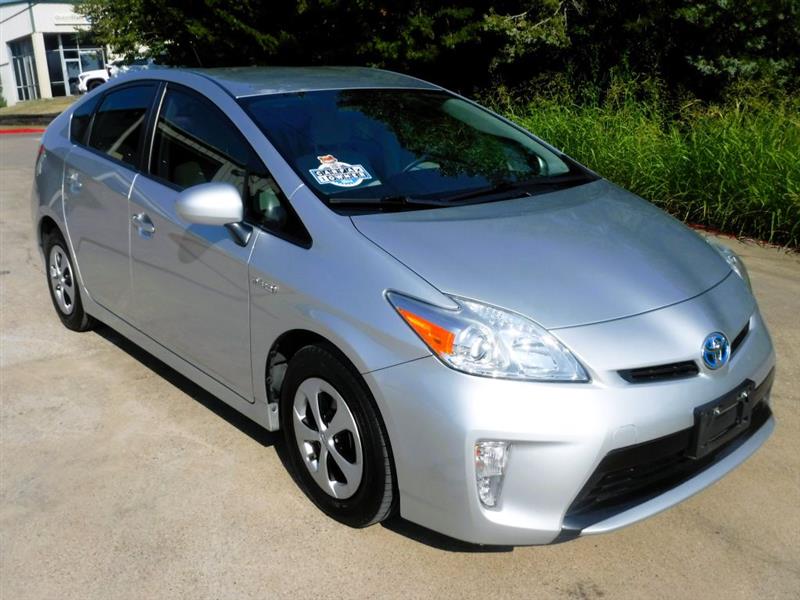 2012 Toyota Prius Three photo 2