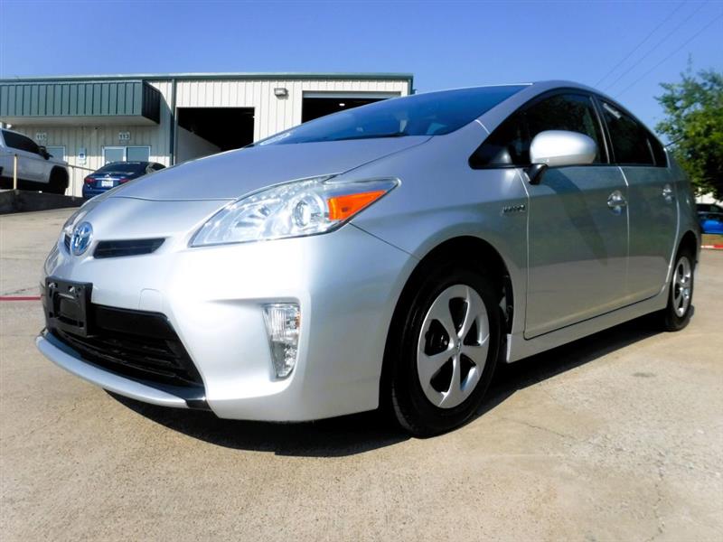 2012 Toyota Prius Three photo 9