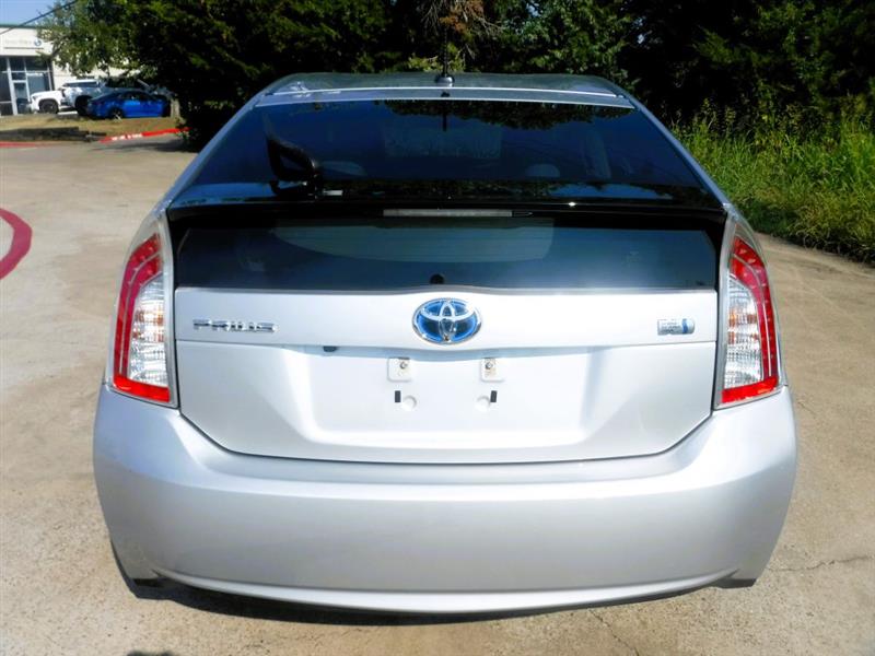 2012 Toyota Prius Three photo 16