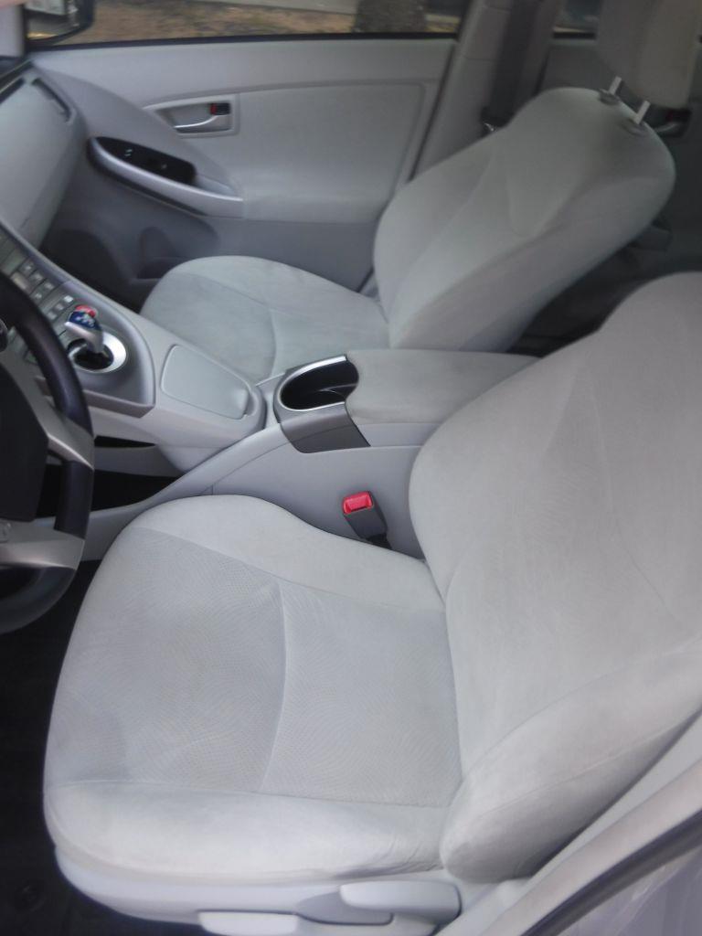 2012 Toyota Prius Three photo 22