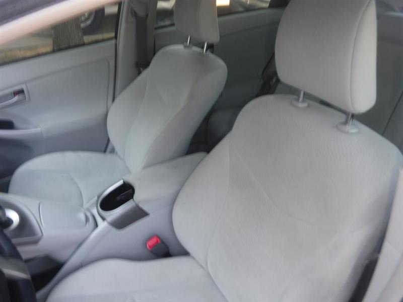 2012 Toyota Prius Three photo 24