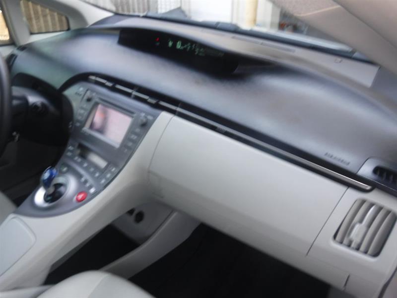 2012 Toyota Prius Three photo 27