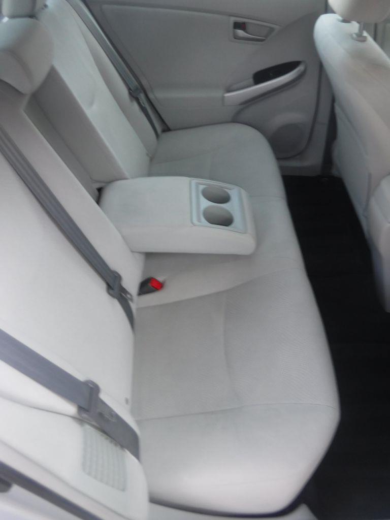 2012 Toyota Prius Three photo 28