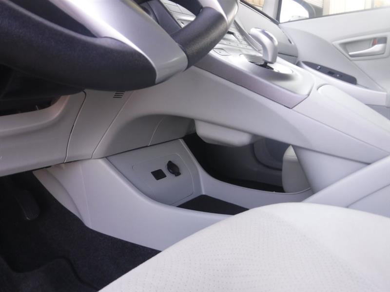 2012 Toyota Prius Three photo 36