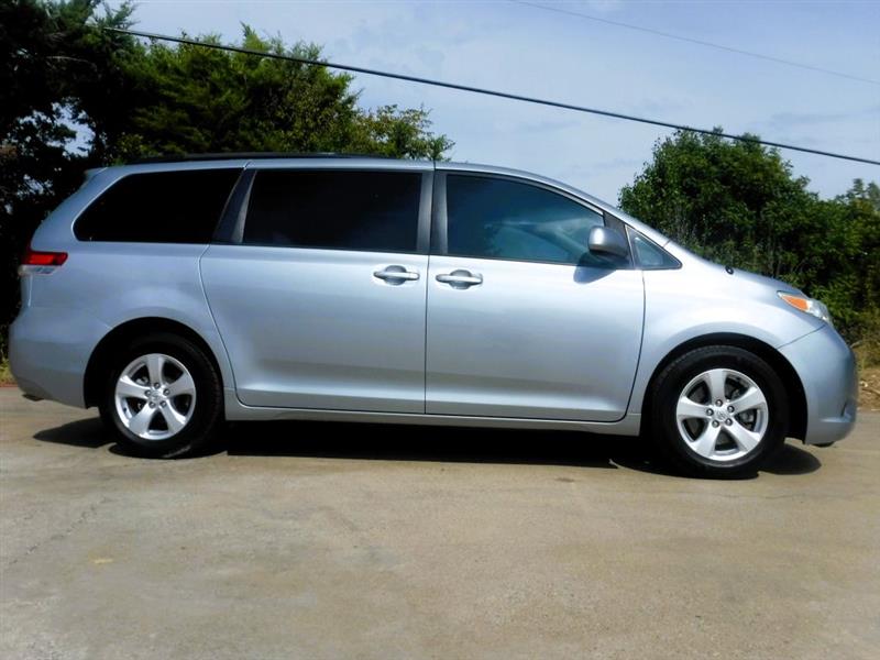 Toyota Sienna LE FWD 8-Passenger V6 2014 Toyota Sienna LE FWD 8-Passenger V6 2014