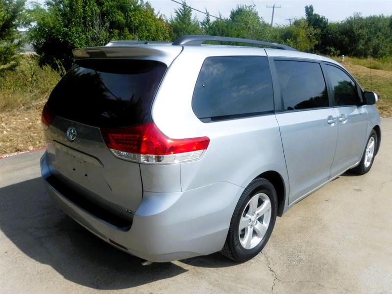 Toyota Sienna LE FWD 8-Passenger V6 2014 Toyota Sienna LE FWD 8-Passenger V6 2014
