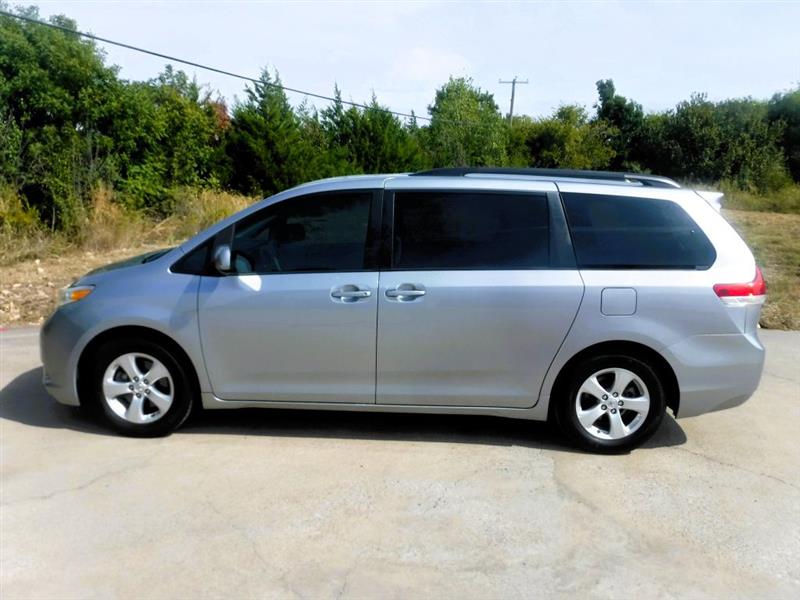 Toyota Sienna LE FWD 8-Passenger V6 2014 Toyota Sienna LE FWD 8-Passenger V6 2014