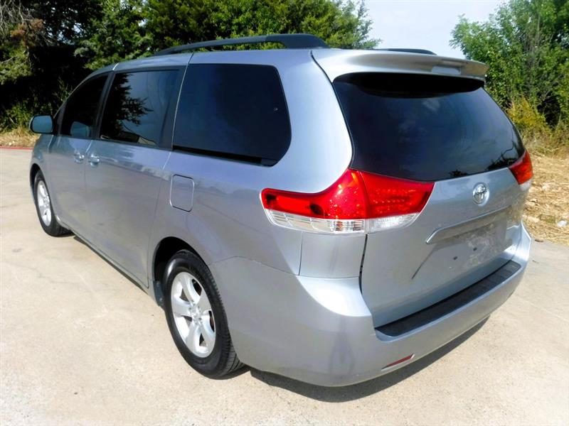 Toyota Sienna LE FWD 8-Passenger V6 2014 Toyota Sienna LE FWD 8-Passenger V6 2014