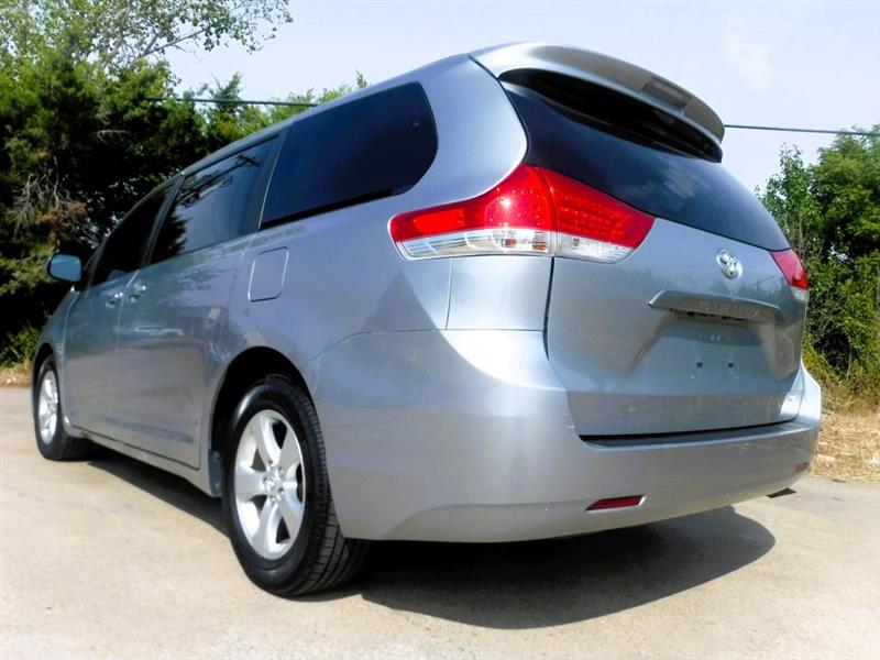 Toyota Sienna LE FWD 8-Passenger V6 2014 Toyota Sienna LE FWD 8-Passenger V6 2014