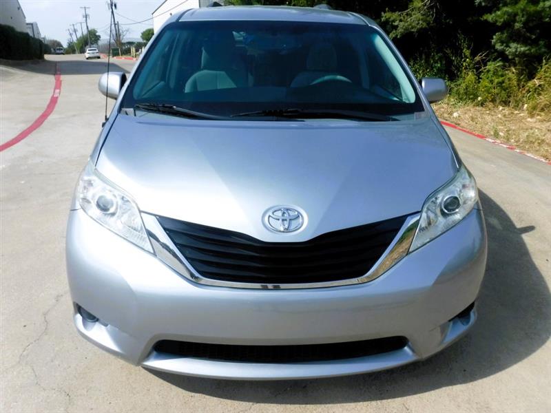 Toyota Sienna LE FWD 8-Passenger V6 2014 Toyota Sienna LE FWD 8-Passenger V6 2014