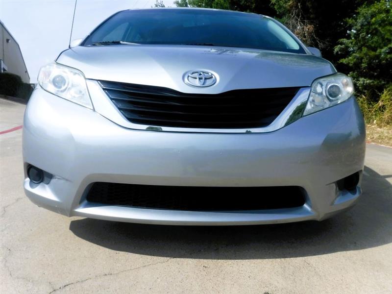 Toyota Sienna LE FWD 8-Passenger V6 2014 Toyota Sienna LE FWD 8-Passenger V6 2014