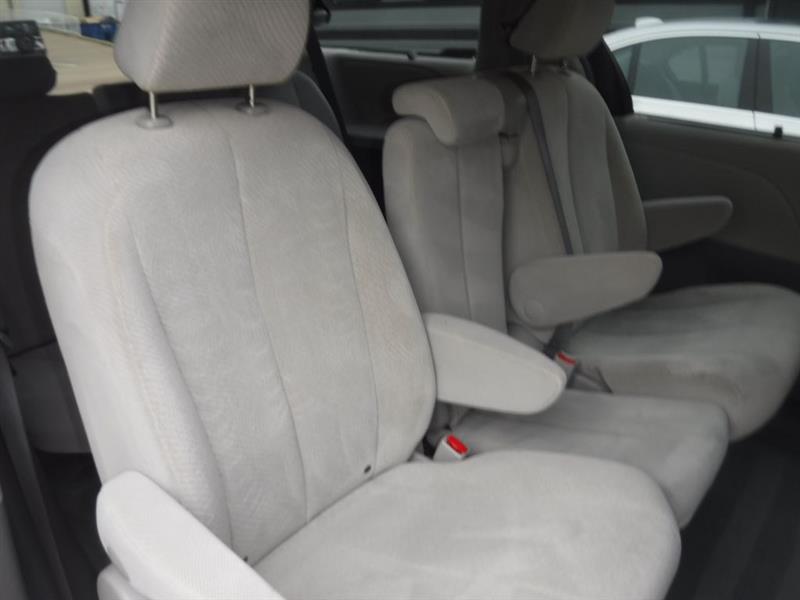 Toyota Sienna LE FWD 8-Passenger V6 2014 Toyota Sienna LE FWD 8-Passenger V6 2014