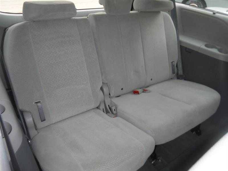 Toyota Sienna LE FWD 8-Passenger V6 2014 Toyota Sienna LE FWD 8-Passenger V6 2014